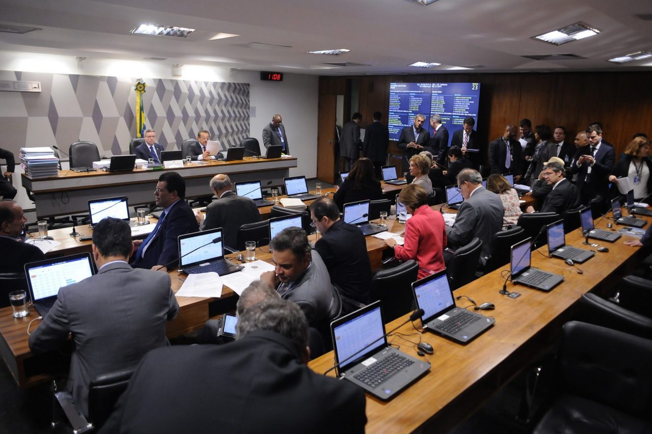 CCJ do Senado aprova castração química para presos por crimes sexuais, como o de estupro.