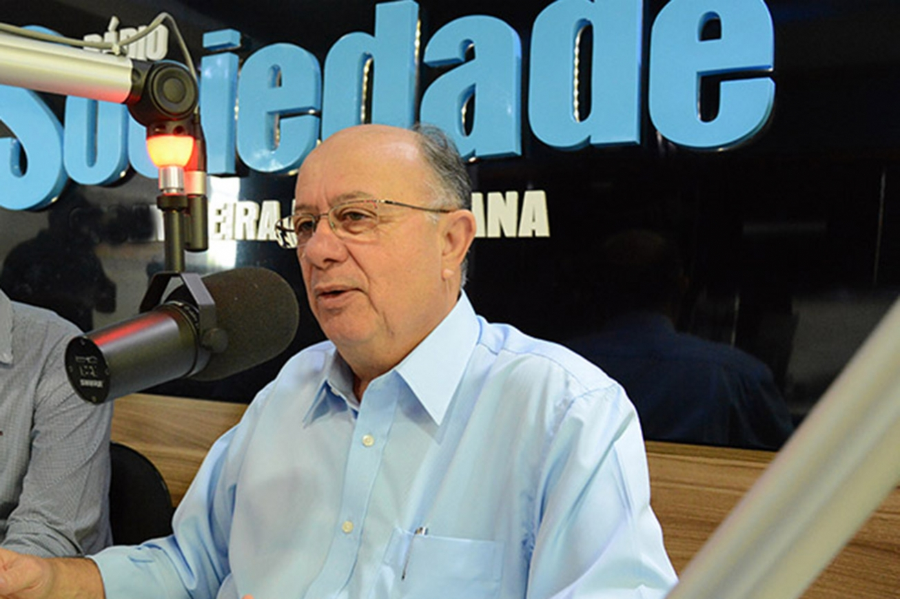 Prefeito José Ronaldo esclarece atrasos deixados pela gestão anterior