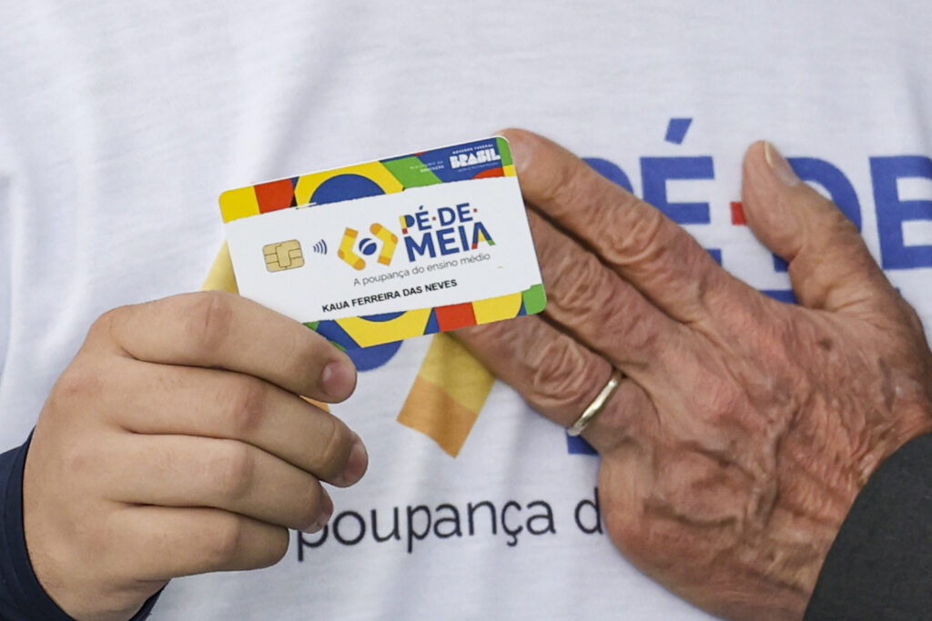 Pé-de-Meia começa a ser pago a alunos na próxima terça-feira Pé-de-Meia começa a ser pago a alunos na próxima terça-feira