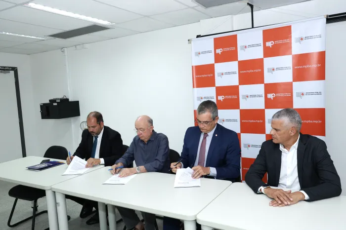 Acordo firmado entre MPBA e Prefeitura de Feira de Santana garante recursos de precatórios do Fundef para professores municipais