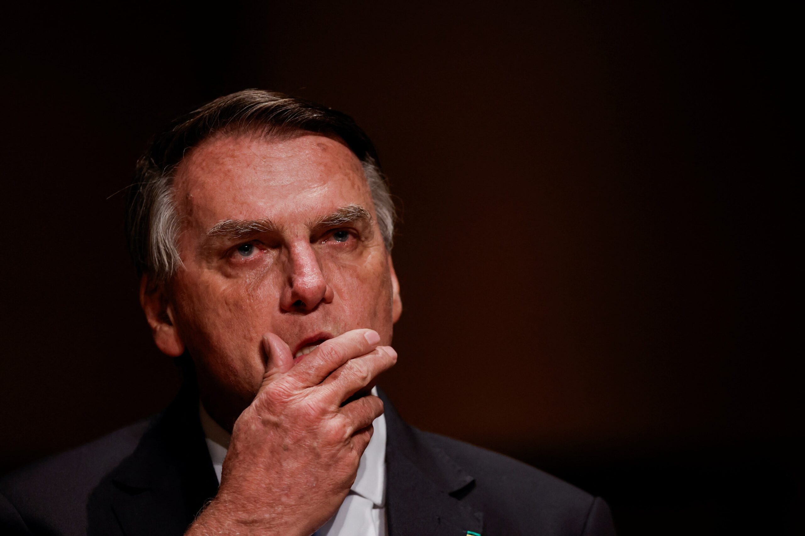 Bolsonaro diz que vai permitir base militar dos EUA na tríplice fronteira caso volte a governar