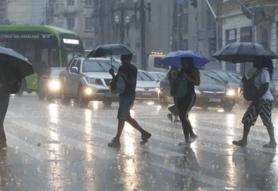 Chuva forte atinge a Grande SP e Defesa Civil envia alerta severo para alagamentos