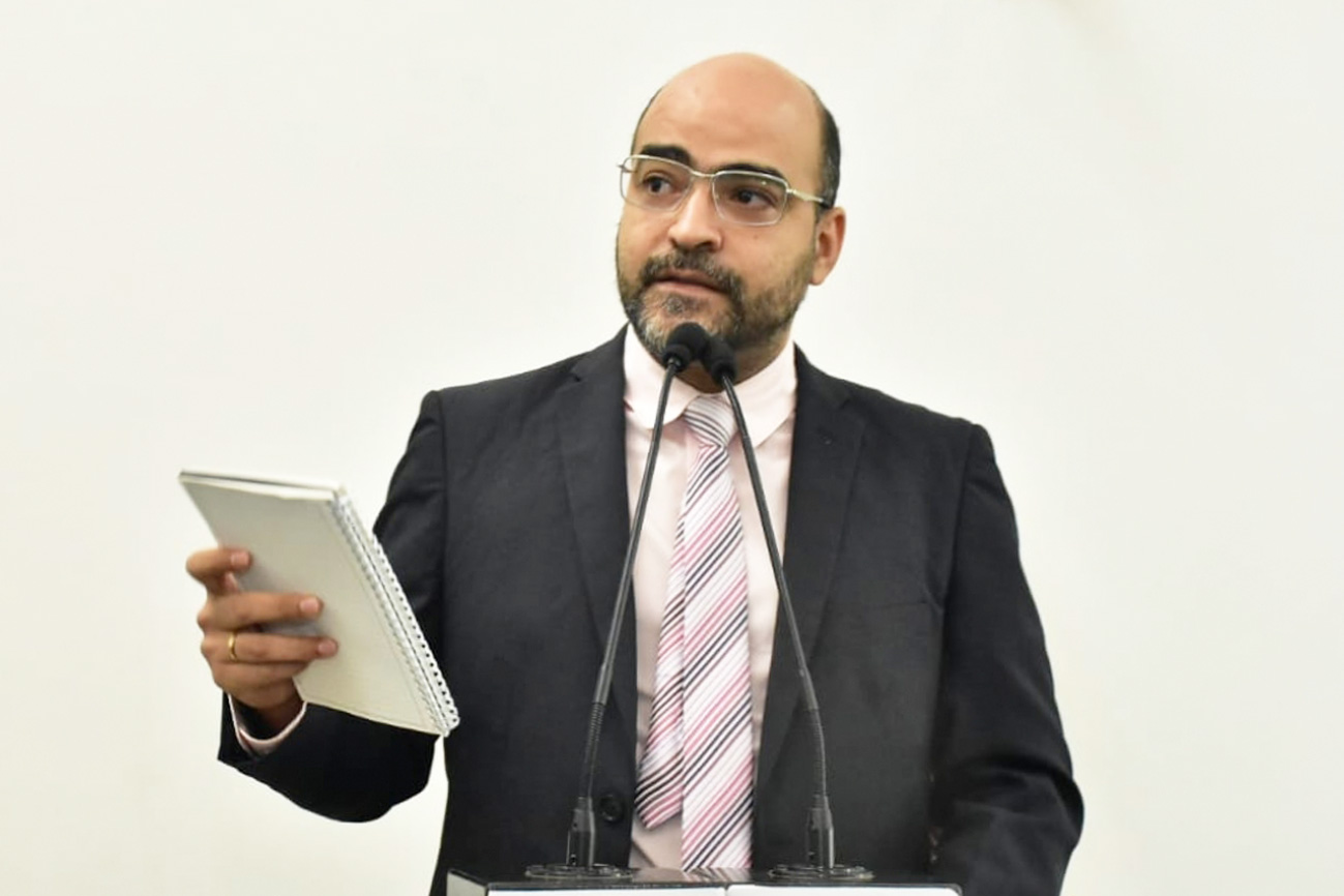 Vereador Pedro Américo cobra posicionamento da oposição e critica falta de investimento do Governo do Estado no transporte público de Feira de Santana