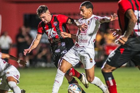 Vitória supera Porto com gol no fim e segue líder do Baianão Vitória supera Porto com gol no fim e segue líder do Baianão