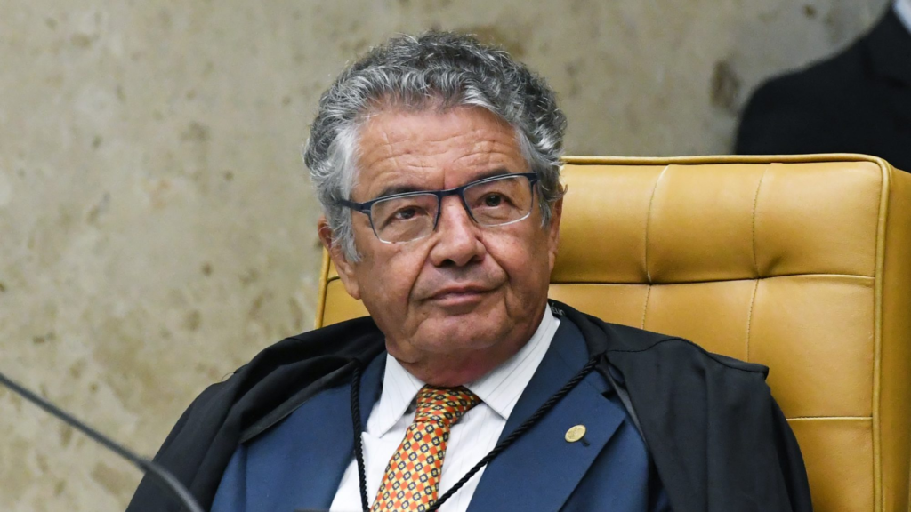 Bolsonaro deveria ser julgado na 1ª instância, diz ex-ministro do STF Bolsonaro deveria ser julgado na 1ª instância, diz ex-ministro do STF