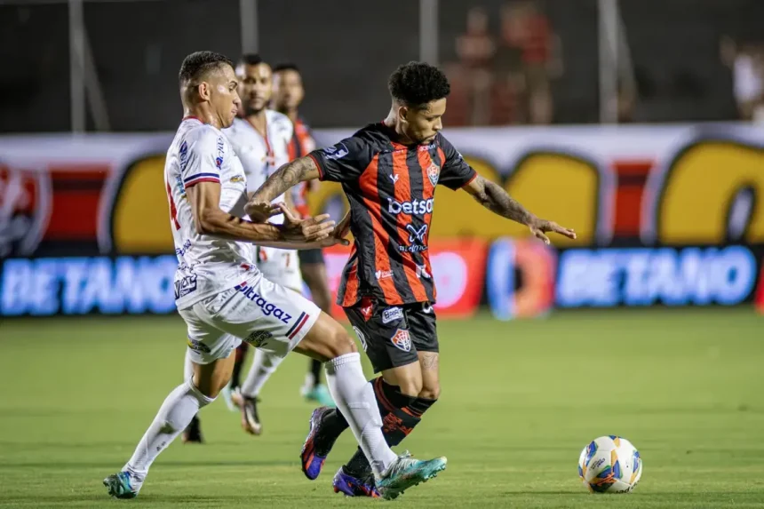 Vitória supera Atlético de Alagoinhas com time misto e assegura liderança Vitória supera Atlético de Alagoinhas com time misto e assegura liderança