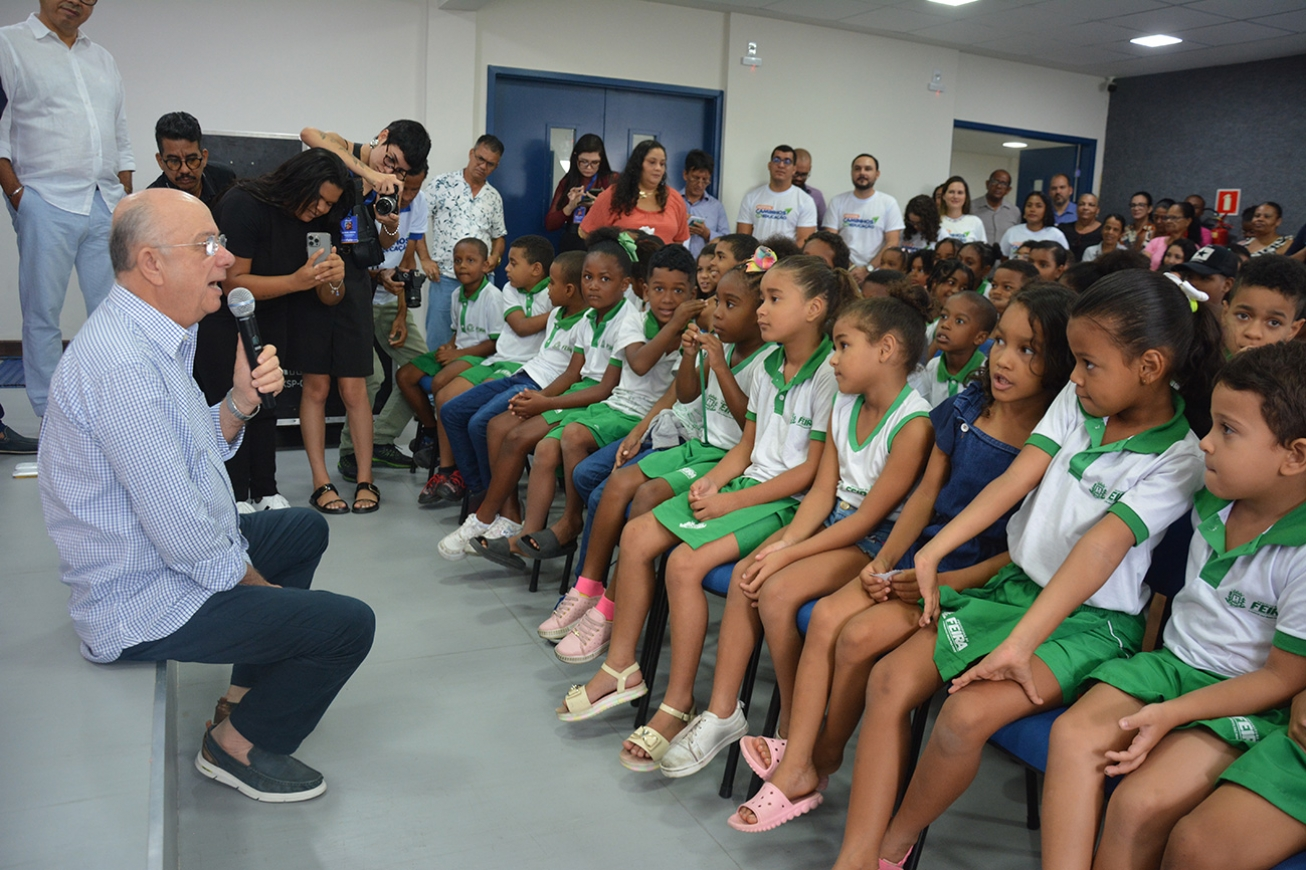 Novos rumos da Educação: materiais e capacitações para a alfabetização em Feira de Santana