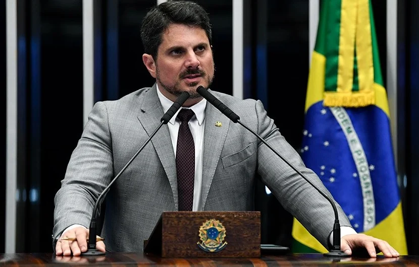 VÍDEO: Senador bolsonarista Marcos do Val vai apresentar projeto de lei para proibir o direito ao voto para o público do Bolsa Família VÍDEO: Senador bolsonarista Marcos do Val vai apresentar projeto de lei para proibir o direito ao voto para o público do Bolsa Família