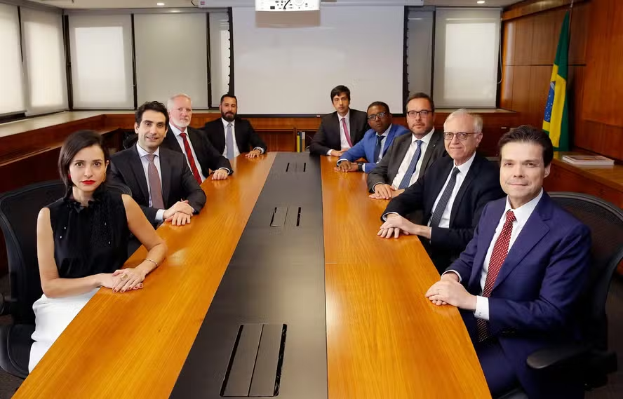 Banco Central sobe Selic a 14,25% com Galípolo e sinaliza novo ajuste em maio Banco Central sobe Selic a 14,25% com Galípolo e sinaliza novo ajuste em maio
