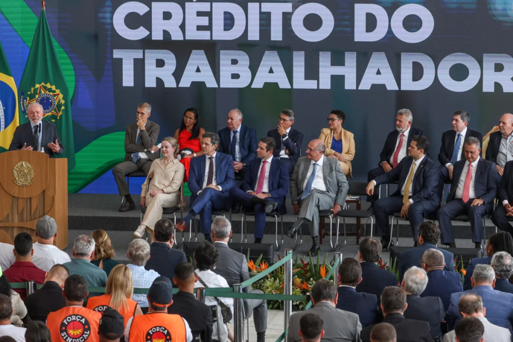 Empréstimo consignado a trabalhadores CLT começa nesta sexta-feira sem regulamentação do FGTS como garantia Empréstimo consignado a trabalhadores CLT começa nesta sexta-feira sem regulamentação do FGTS como garantia