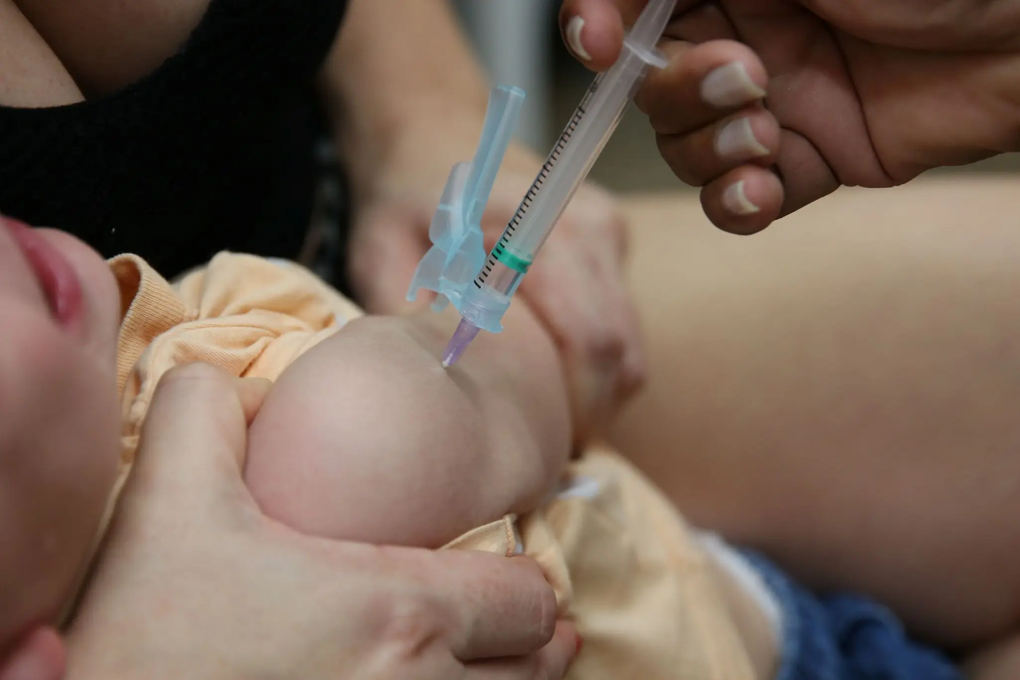 STJ autoriza multa para pais que não vacinaram filhos contra a covid