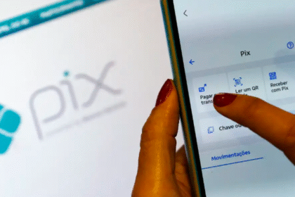 Vírus que rouba Pix se espalha por celulares; saiba como se proteger