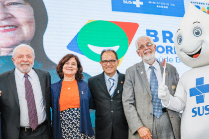 Lula avalia apoiar criação de plano de saúde popular de até 100 reais