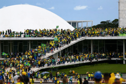Congresso debate anistia aos condenados do 8 de Janeiro em meio a tensão entre deputados