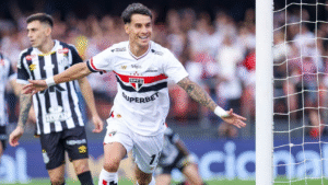 São Paulo supera o Santos no Morumbis e conquista primeira vitória no Brasileirão 2025