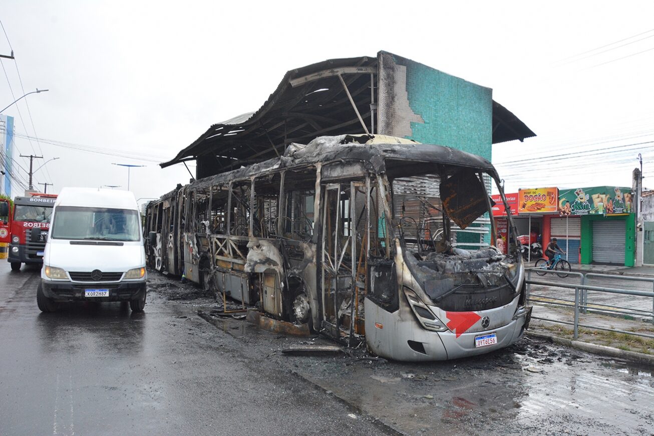 Curto-circuito motivou incêndio em ônibus do BRT