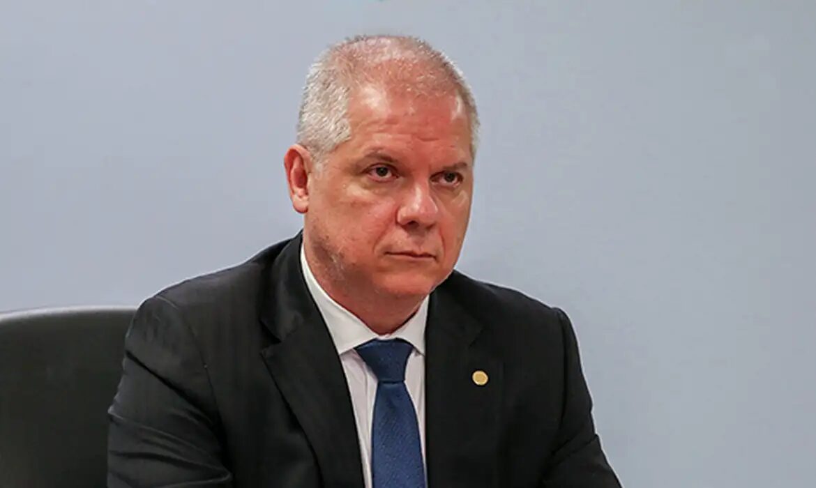 Lula exonera presidente do INSS após operação da PF revelar fraude bilionária