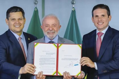Lula entrega PEC da Segurança Pública para tramitação no Congresso
