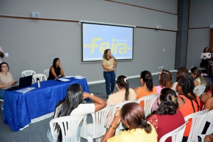 Ambulantes recebem alvarás e orientações para atuar na Micareta de Feira 2025
