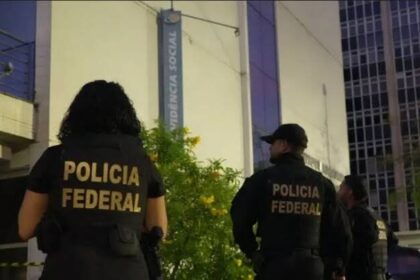 PF faz operação contra sindicatos que descontaram R$ 6,3 bilhões em aposentadorias e pensões, e presidente do INSS é afastado