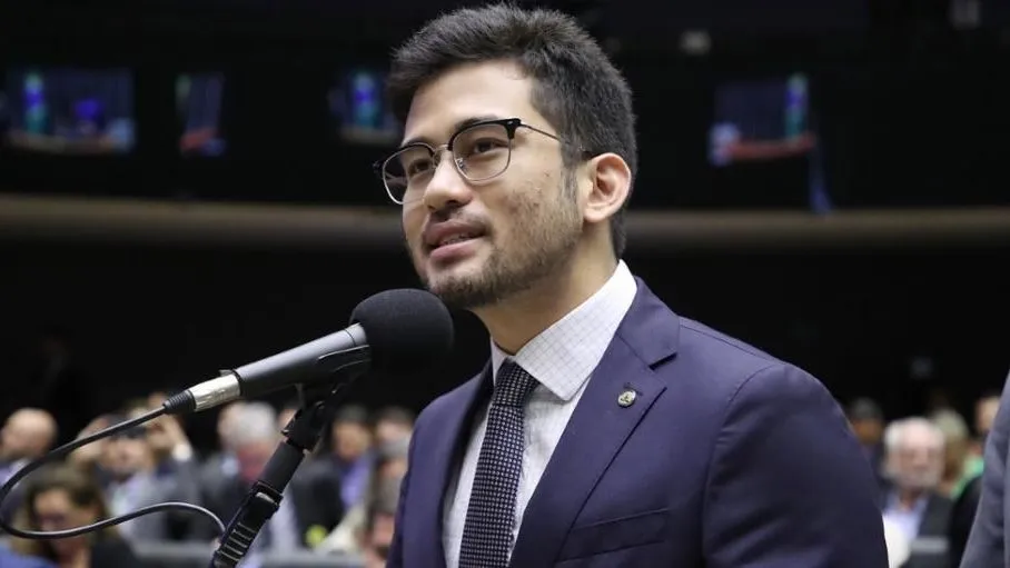 Kim Kataguiri propõe plebiscito para elaborar uma nova Constituição e discutir sobre a implementação da pena de morte e prisão perpétua no Brasil Kim Kataguiri propõe plebiscito para elaborar uma nova Constituição e discutir sobre a implementação da pena de morte e prisão perpétua no Brasil