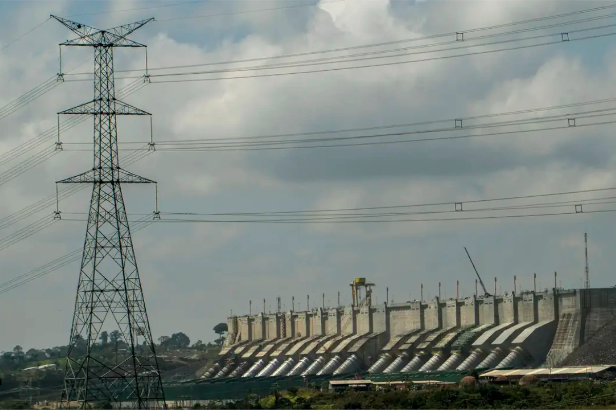 Conta de Luz fica mais cara em maio com a Bandeira Amarela