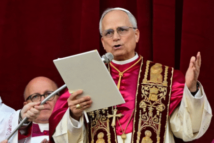 Robert Francis Prevost é o novo papa e escolhe o nome Leão XIV