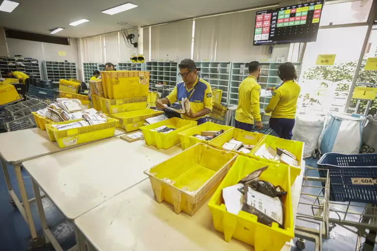 Prejuízo dos Correios salta e fecha 2024 em R$ 2,6 bilhões