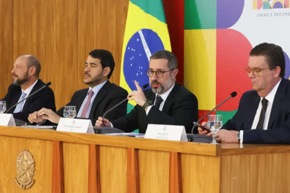 INSS inicia devolução de R$ 292 milhões a aposentados por ordem de Lula