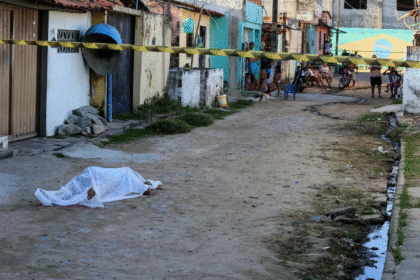 Mortes por homicídio caem no Brasil, mas Norte e Nordeste seguem como regiões mais violentas