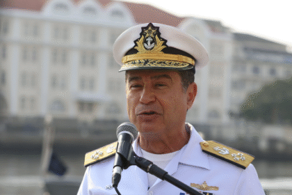 Ex-comandante da Marinha nega que desfile de blindados tenha sido para pressionar Câmara e classifica como ‘coincidência’