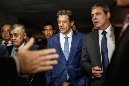 Congresso ataca medidas de Haddad, e Lula insiste e envia MP que aumenta impostos sobre empresas