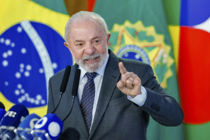 Governo Lula analisa medidas contra Israel, afirma Celso Amorim