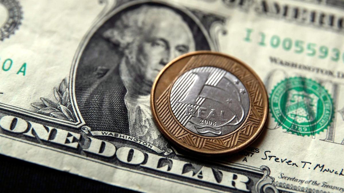 Dólar dispara para R$ 5,45 e Ibovespa cai 2,58% com escalada do conflito entre Israel e Irã
