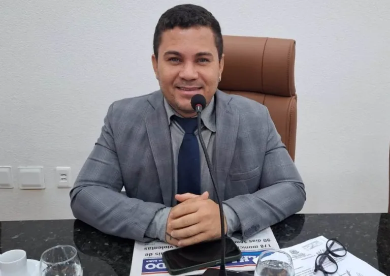Vereador Galeguinho SPA sugere à Prefeitura aplicativo para denúncia de maus-tratos e cobra pavimentação para bairros