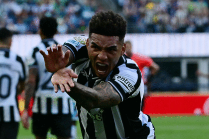 Em jogo épico, Botafogo vira sobre o PSG, mas sofre gol no fim e é eliminado do Mundial de Clubes Em jogo épico, Botafogo vira sobre o PSG, mas sofre gol no fim e é eliminado do Mundial de Clubes