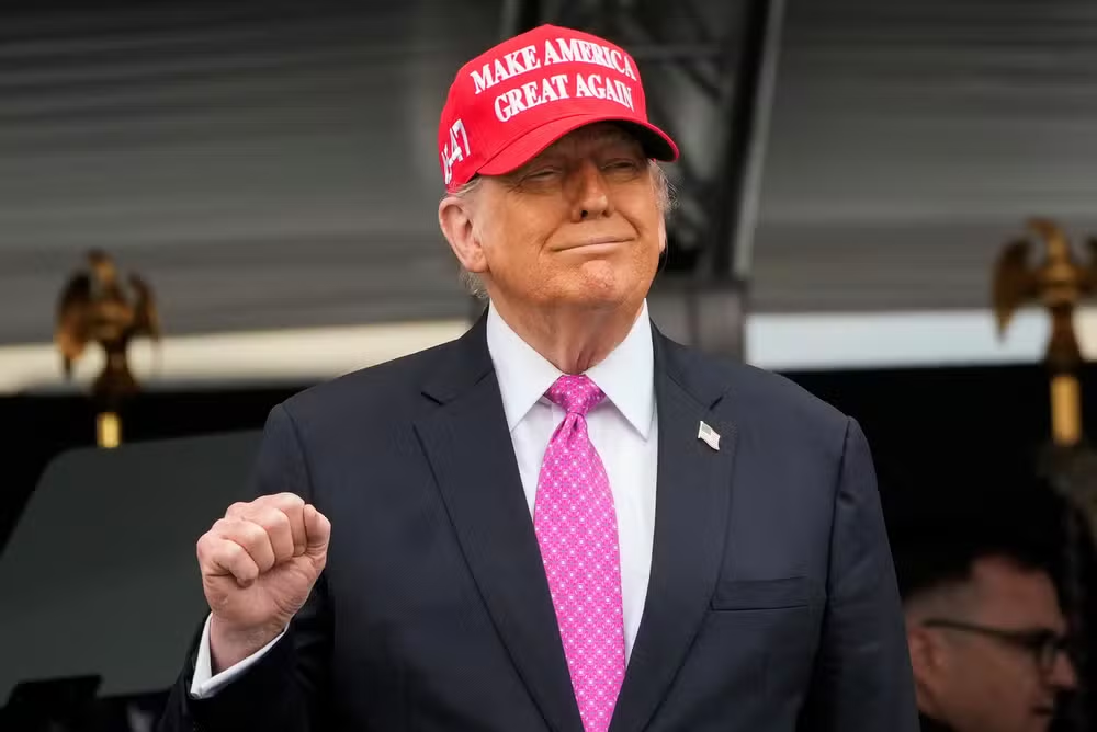 Trump fala em ‘mudança de regime’ no Irã e usa slogan ‘MIGA – Make Iran Great Again’