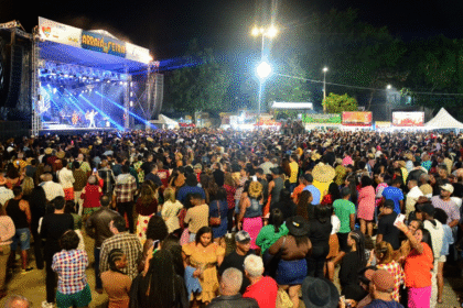 Falamansa e Devinho Novaes são destaques na segunda noite de shows em São José; Abertura em Tiquaruçu é hoje (22) Falamansa e Devinho Novaes são destaques na segunda noite de shows em São José; Abertura em Tiquaruçu é hoje (22)