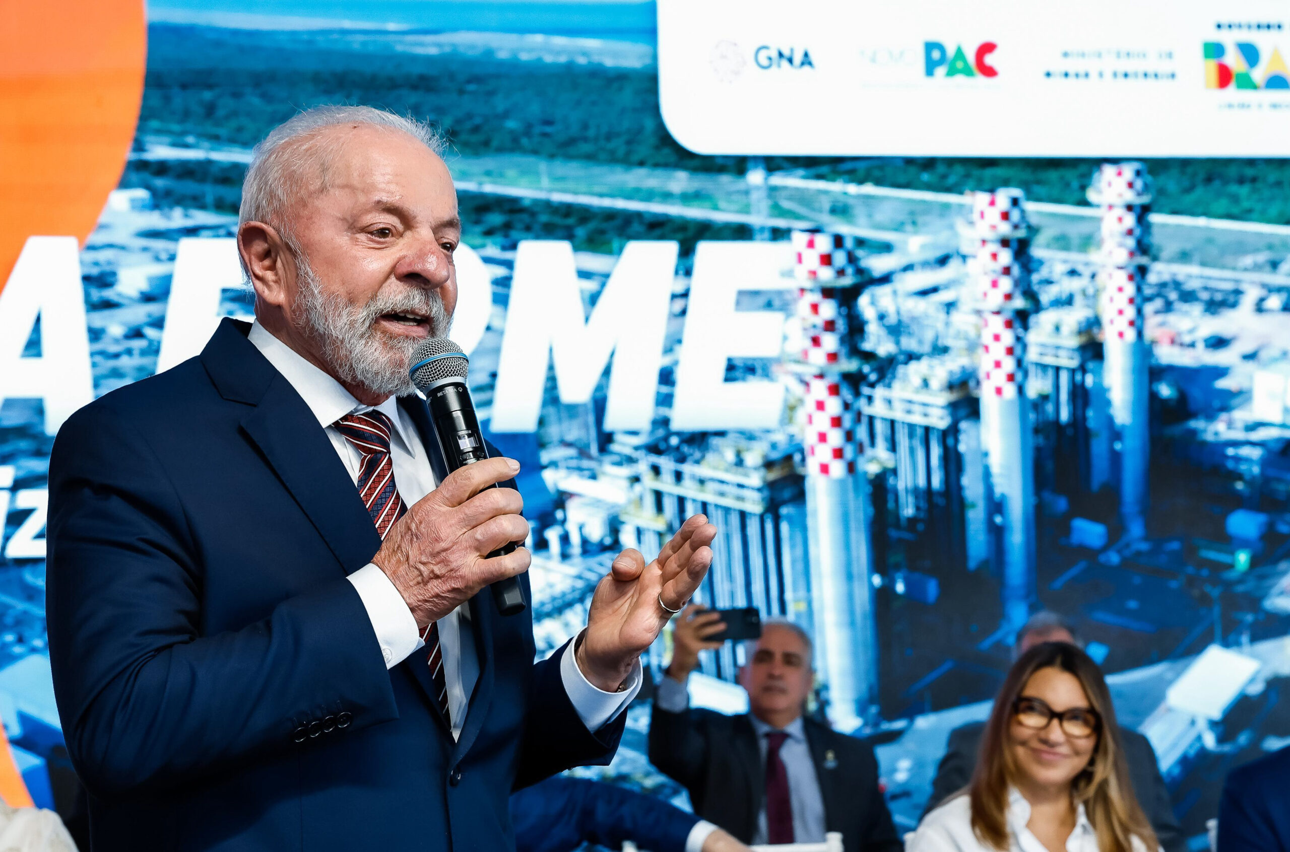 Lula veta redução de pena para lavagem de dinheiro e sanciona aumento de punição por furto de cabos