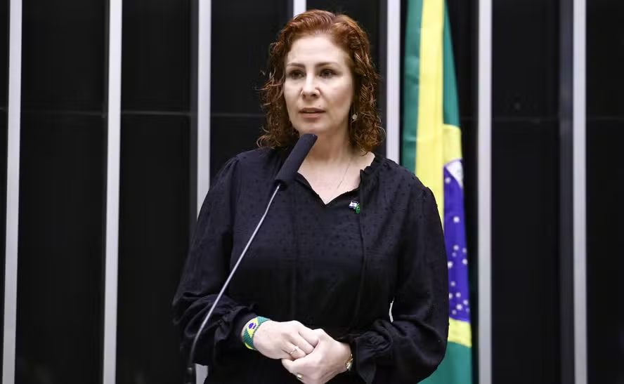Deputada federal Carla Zambelli é presa na Itália por ordem de Alexandre de Moraes