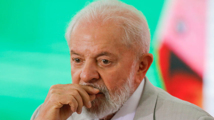 Aprovação ao governo Lula estaciona em 47% e para de melhorar, diz PoderData