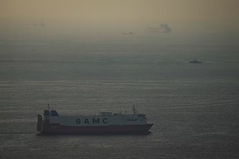Navios no Estreito de Ormuz