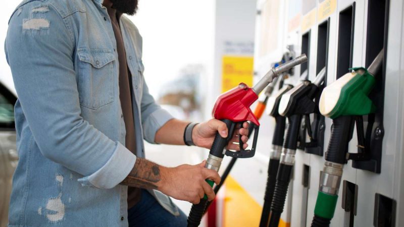 Posto de combustível com preço do diesel