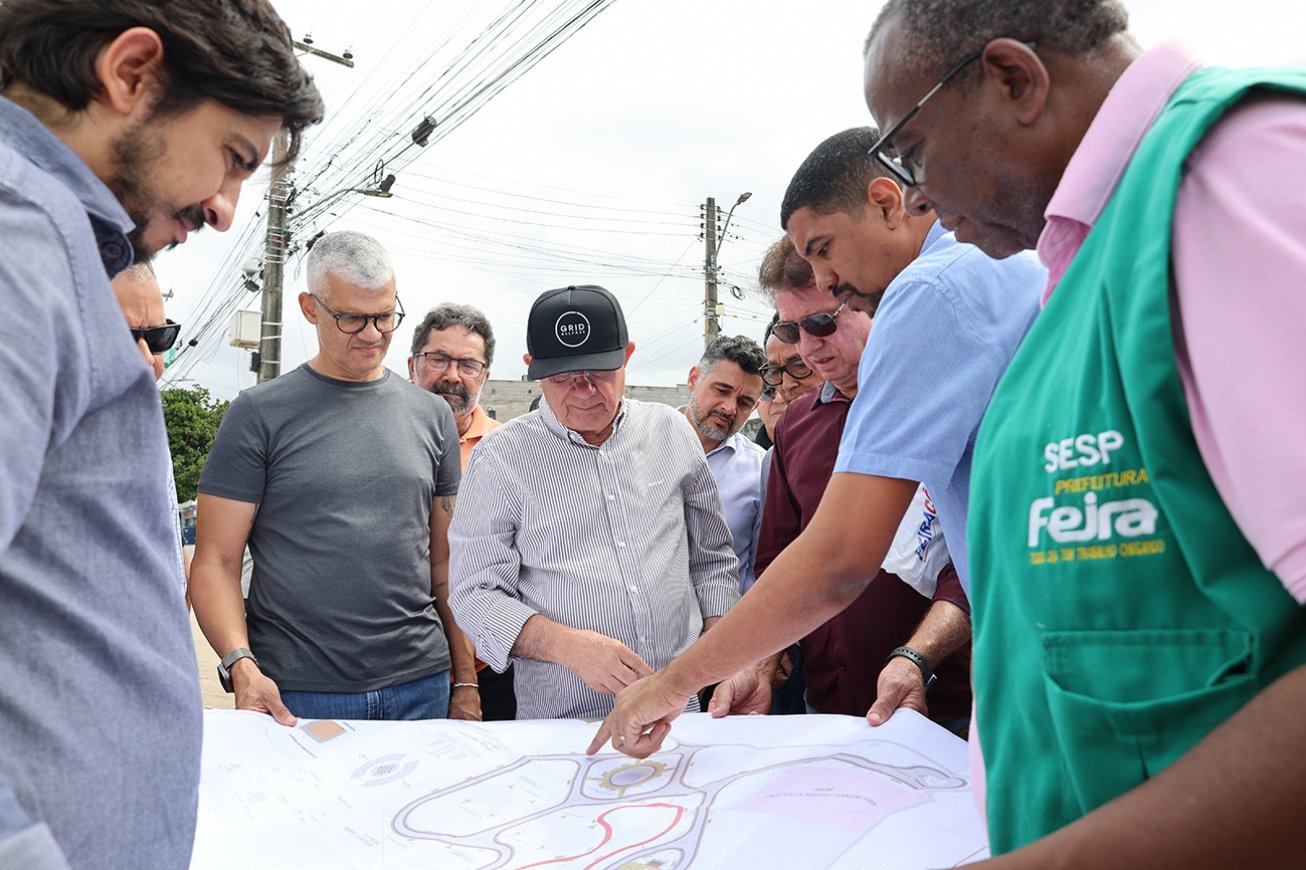 Apresentação do projeto da nova praça no Feira VII