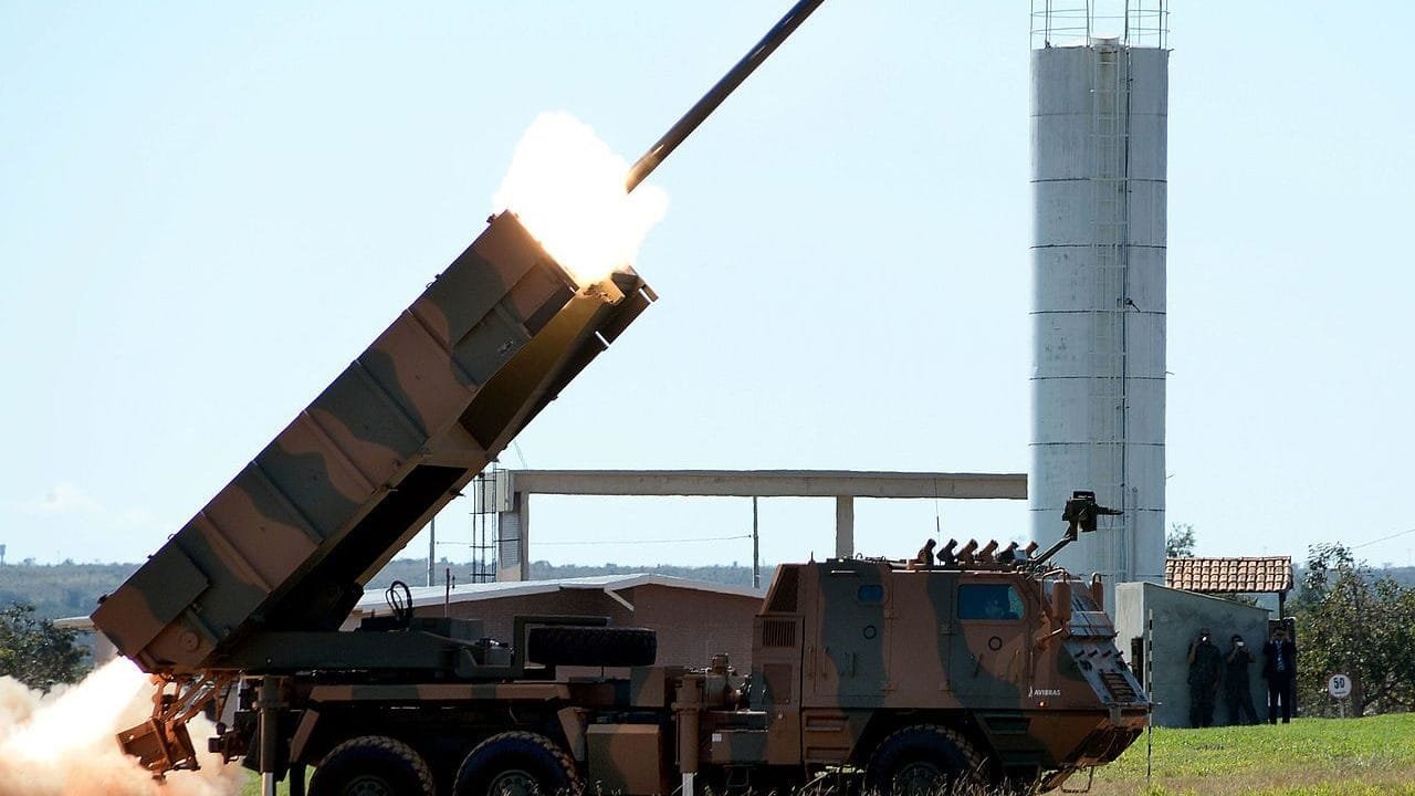 Instalações e veículos militares do sistema Astros