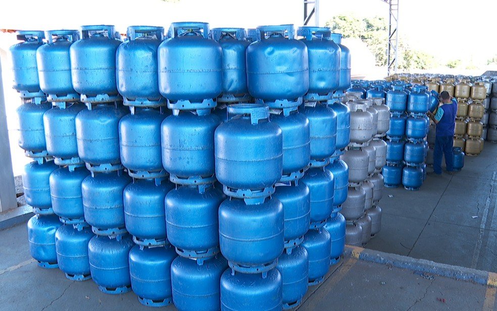 Preço do gás de cozinha e gasolina sofrem reajuste