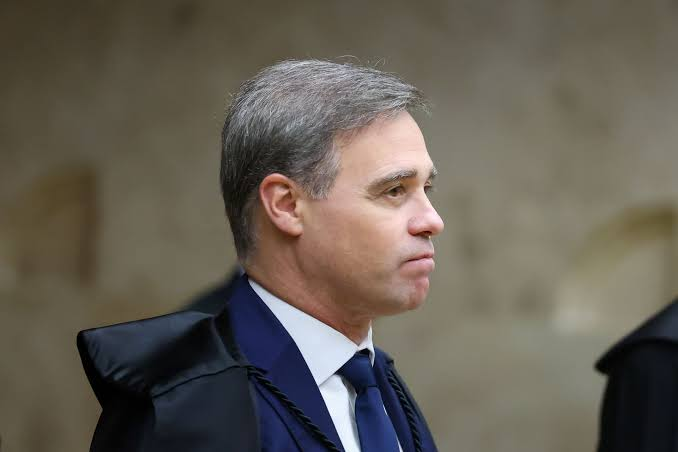 Mendonça manda retirar vídeo de Janones e Lindbergh contra Flávio